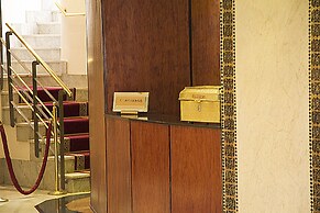 Hotel Nassim