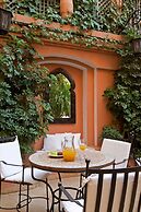 Hotel Nassim