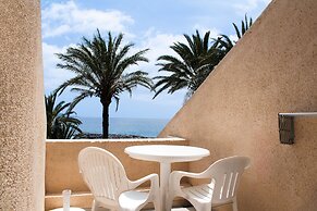 Coral Compostela Beach