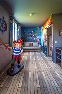 Explorers Hotel
