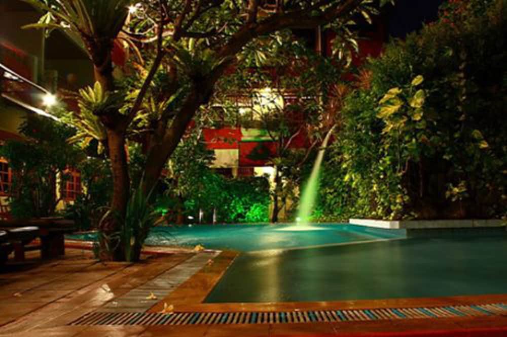 Green Garden Hotel
