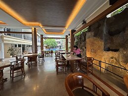 Green Garden Hotel