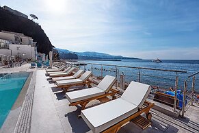 Alimuri Bay Resort
