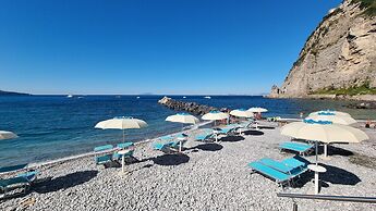 Alimuri Bay Resort