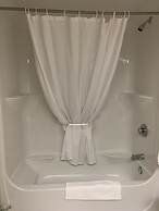 Woodlands Inn & Suites