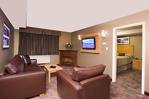 Woodlands Inn & Suites