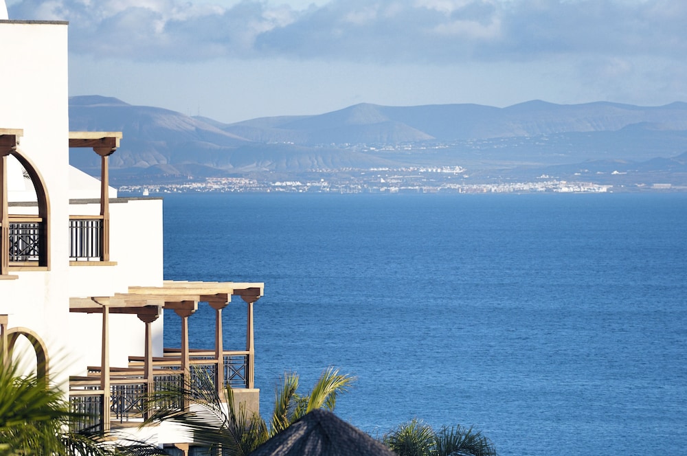Princesa Yaiza Suite Hotel Resort