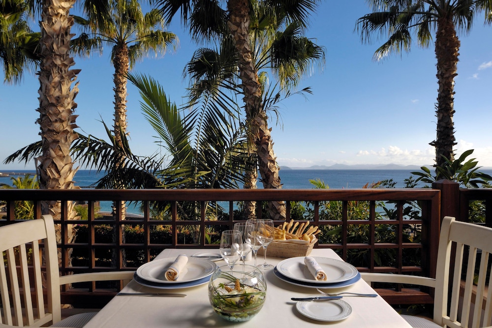 Princesa Yaiza Suite Hotel Resort