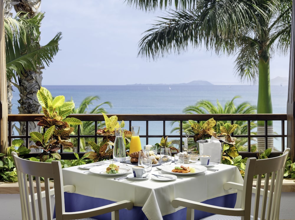 Princesa Yaiza Suite Hotel Resort