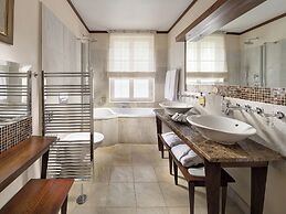 Mamaison Le Regina Boutique Hotel
