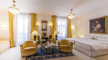 Opera Hotel