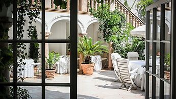 Opera Hotel