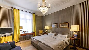 Opera Hotel