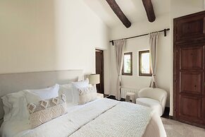 Reserva Rotana Hotel