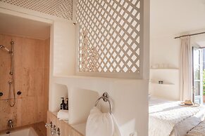 Reserva Rotana Hotel