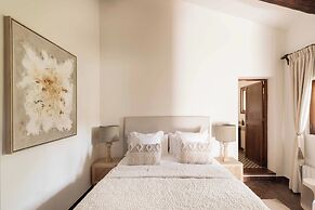Reserva Rotana Hotel
