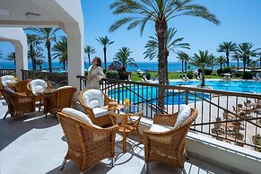 Constantinou Bros Athena Beach Hotel