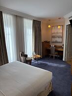 Maison Lutetia R