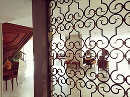 Hotel Mir Octavio