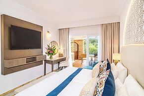 La Cala Resort