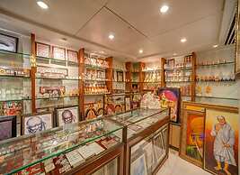Renest Shraddha Inn - Shirdi