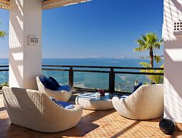H10 Estepona Palace