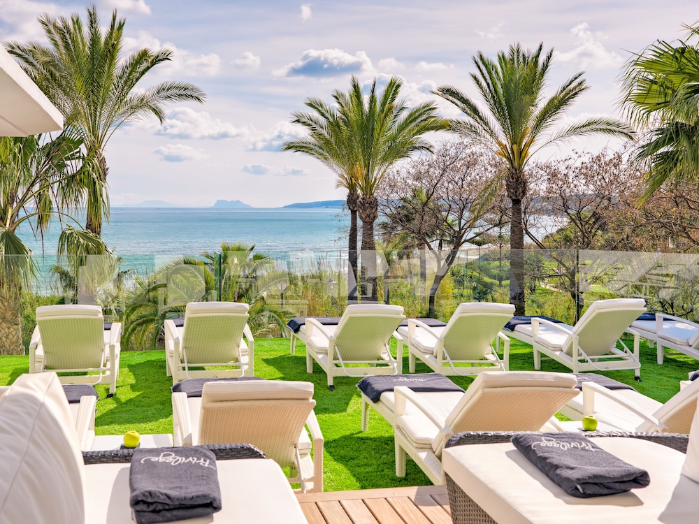 H10 Estepona Palace