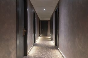 Mokinba Hotels King