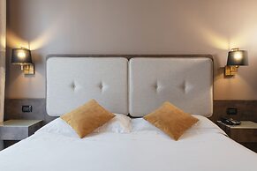 Mokinba Hotels King