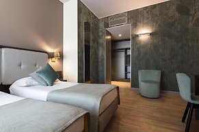 Mokinba Hotels King