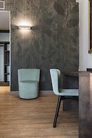 Mokinba Hotels King