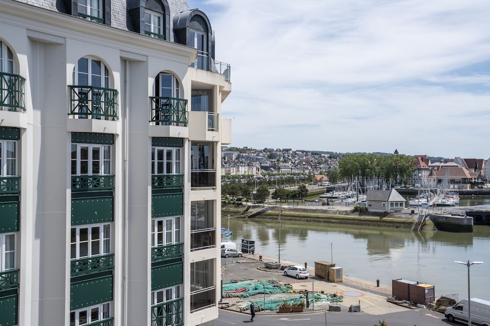 SOWELL HÔTELS Le Beach