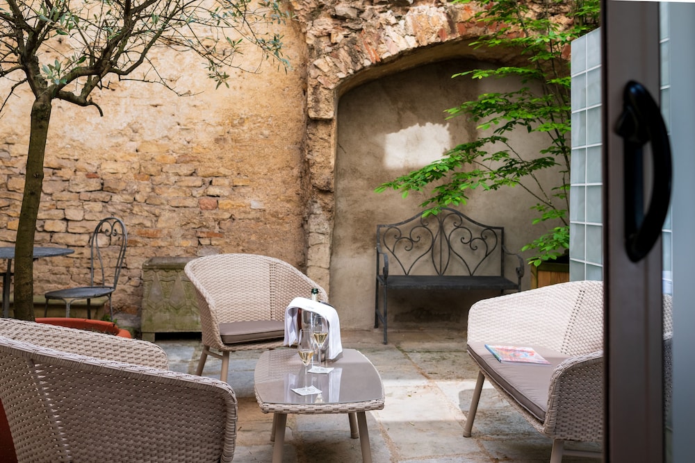 Abbaye De Maizieres