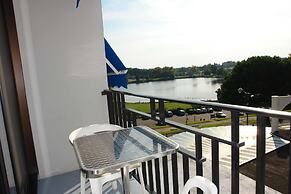 Brit Hotel du Lac