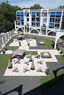 Brit Hotel du Lac