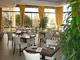 Brit Hotel du Lac