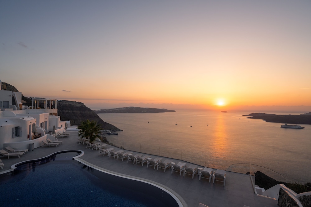 Volcano View Hotel Santorini