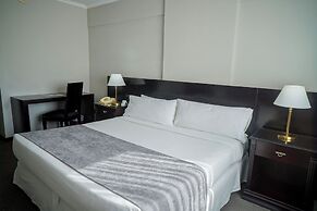Plaza Real Suites Hotel
