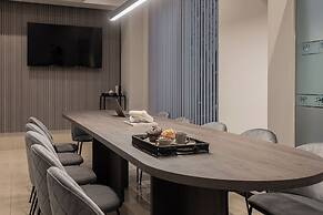 Plaza Real Suites Hotel