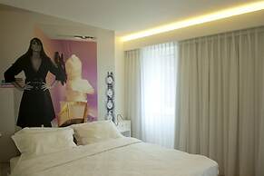 HasHotel