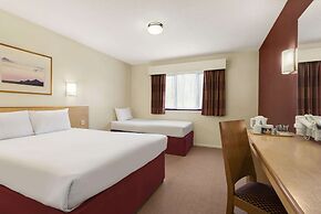 Days Inn by Wyndham Warwick South M40
