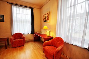 NB Hotel