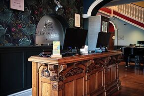 Balmer Lawn Hotel