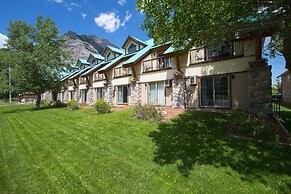 Waterton Glacier Suites