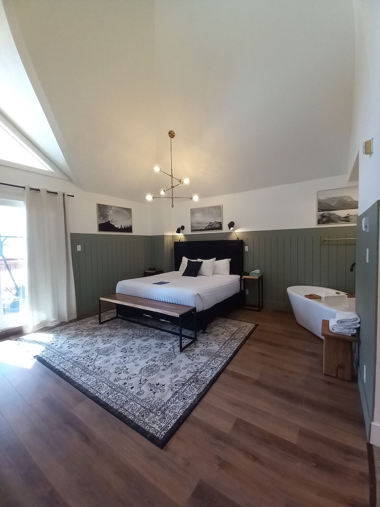 Waterton Glacier Suites