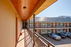 Gateway on Monash Boutique Hotel