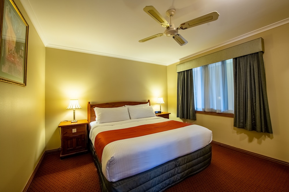 Gateway on Monash Boutique Hotel