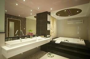 The L Resort