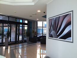 Airport Hotel