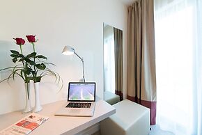 Airport Hotel